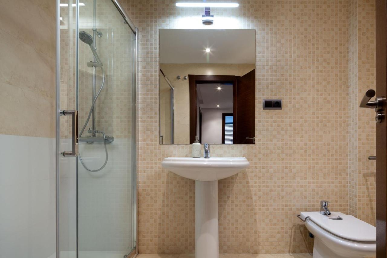 Inmalaga Uncibay Square 2 Apartment Luaran gambar